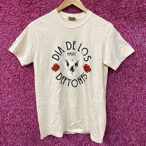 Dia de los Deftones 2025 Music Festival Dove T-Shirt Small